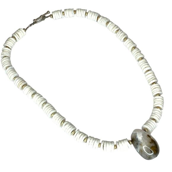 Artisan Puka Shell Necklace with Dendritic Agate Pendant - Picture 6 of 8